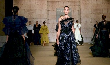 Mercedes-Benz presents Özlem Süer" defilesi gerçekleşti