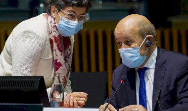Le Drian: Ermenistan'a destek olmamız Minsk Grubu'ndaki pozisyonumuza gölge düşürür
