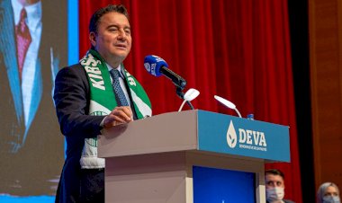 BABACAN: “Gençlerin partisine ‘siyasi fosil’ denemez”
