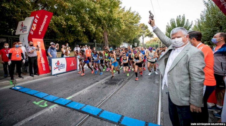 İzmir’in İlk Uluslararası Maratonu Koşuldu