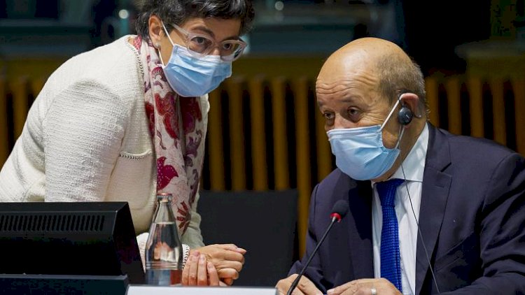 Le Drian: Ermenistan'a destek olmamız Minsk Grubu'ndaki pozisyonumuza gölge düşürür