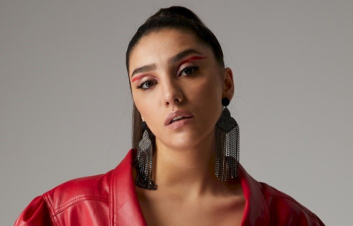 Gülce’den aşka inanan bir kadının gücünü notalara ve mısralara döken yepyeni bir şarkı: