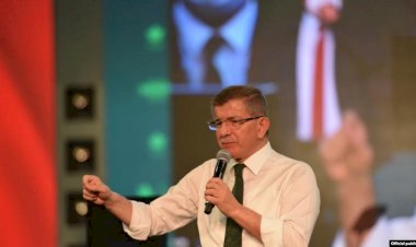 Davutoğlu: “Türkiye’nin Sorunu Cumhurbaşkanlığı Sistemi’dir”