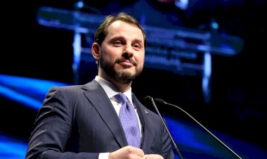 Albayrak, Hazine ve Maliye Bakanlığı görevinden istifa ettiğini Instagram'dan duyurdu