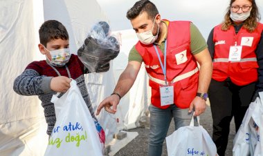 Süzer Vakfından, Depremzede Çocuklara Giyecek Ve Uyku Tulumu Desteği