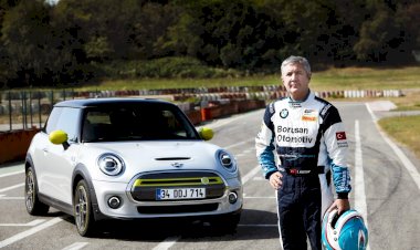 Borusan Otomotiv Motorsport’un Efsane Pilotu İbrahim Okyay, MINI ELECTRIC’i Pistte Test Etti