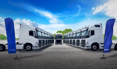 Flay Lojistik’e 15 adet Volvo FH500 Turbo Compound kamyon teslim edildi
