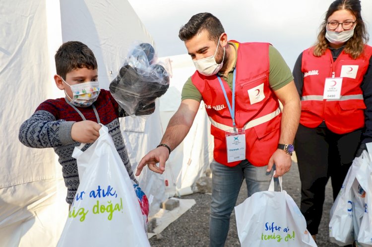 Süzer Vakfından, Depremzede Çocuklara Giyecek Ve Uyku Tulumu Desteği