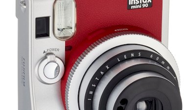 En Güzel Yeni Yıl Hediyesi: Kırmızı Instax Mini 90!