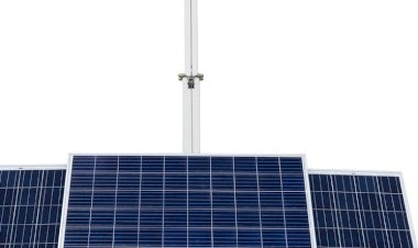 Solar Aydınlatma Kulesi enerjisini güneşten alıyor