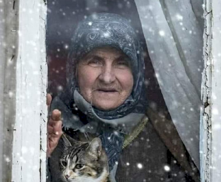 Bir adam eşine, - Bu akşam yemeğe çıkalım mı”? diyor.
