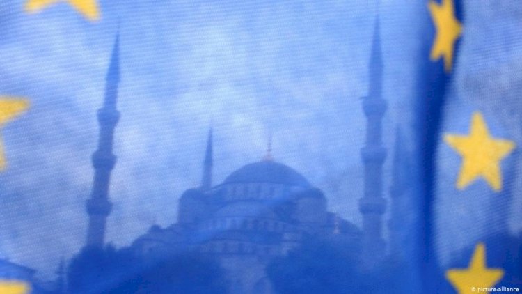 Prof. Triantaphyllou: "Oyun kuralları değişecek"