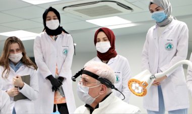 Akıllı gözlükle anatomi dersi gerçekleştiriliyor