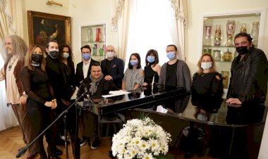 BARIŞ MANÇO ANISINA DÜZENLENEN KONSER EVİNİZE GELİYOR