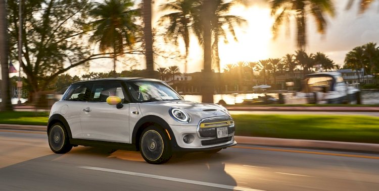 MINI ELECTRIC Amerika’da Yılın En Çevreci Şehir Otomobili Seçildi