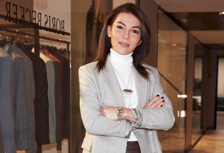 Güçlü tasarım ekibi ve 12 üretici ile “Tekstilde Güç Birliği” modeli yarattı Avrupa modasına imzasını attı