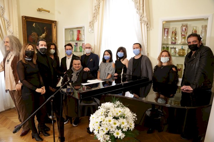 BARIŞ MANÇO ANISINA DÜZENLENEN KONSER EVİNİZE GELİYOR