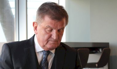 Azmi Sarıbay:” Şehirden köye değil, sahile göç dönemi”