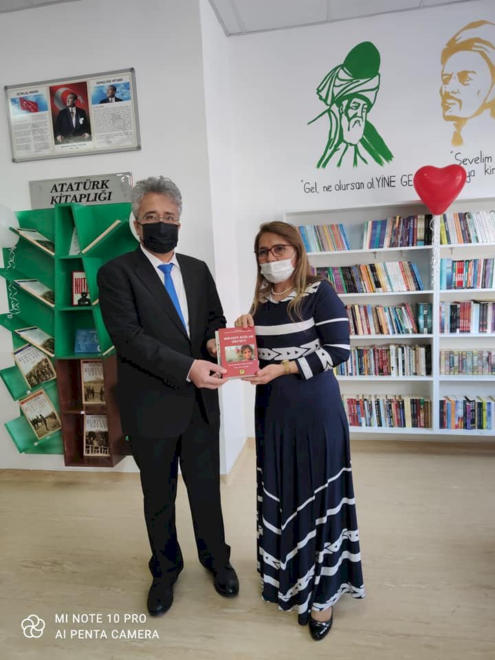 BIRAKIN KIZLAR OKUSUN NEZAHAT YILDIZ KAYA KÜTÜHANESİ