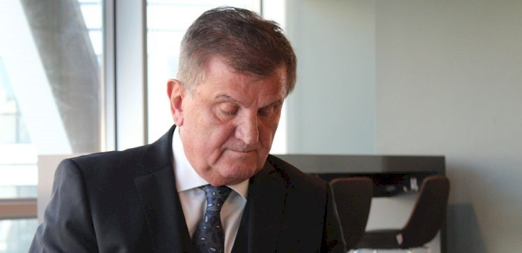 Azmi Sarıbay:” Şehirden köye değil, sahile göç dönemi”