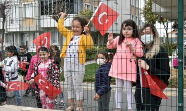 Lüleburgaz’da 23 Nisan coşkusu balkonlara sığmadı!