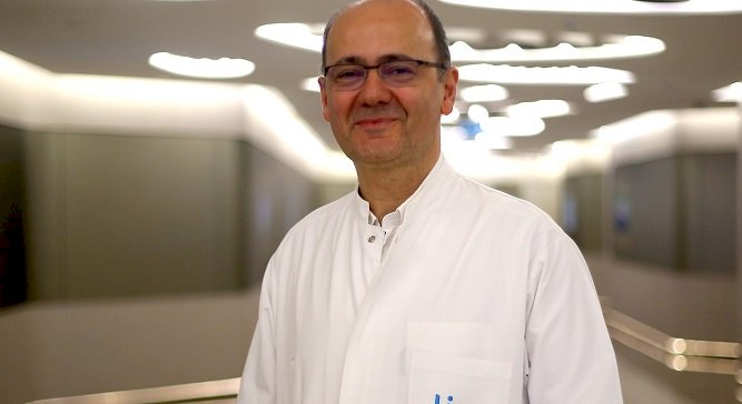 KOLON KANSERİ GENÇLERDE DE ALARM VERİYOR