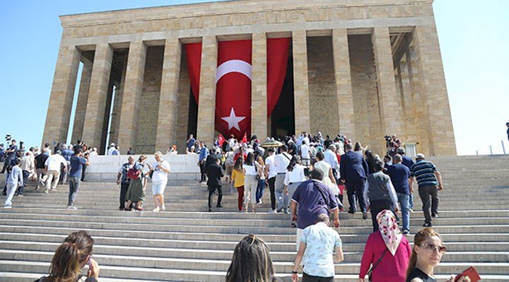 “Atatürk’ün cenaze namazı, tertemiz hale getirdiği vatan toprağının her yerinde kılınabilir”