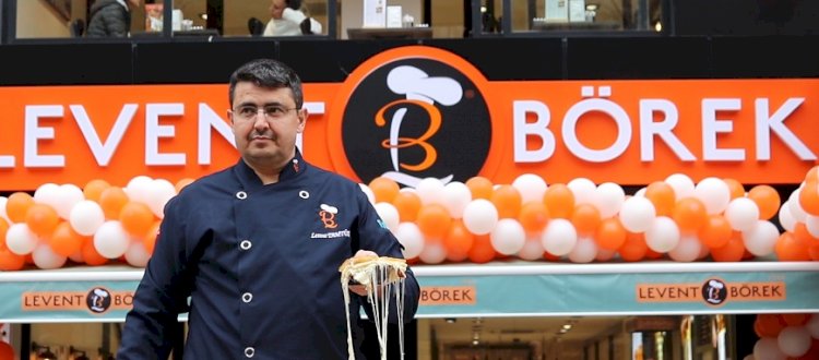 Adana’da seyyar tablada temeli atılan Levent Börek dünyaya açılıyor -