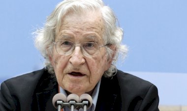 ÜNLÜ DÜŞÜNÜR VE AKTİVİST NOAM CHOMSKY GAİN’E KONUK OLUYOR