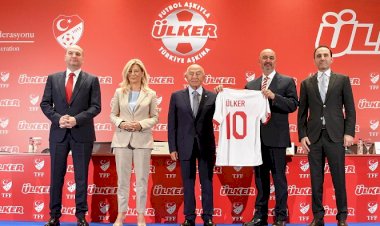 ÜLKER, MİLLİ FUTBOL TAKIMLARI’NIN SPONSORU OLDU