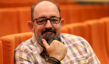 Prof. Dr. Sinan Canan: “Yeni dijital dünyaya karşı uyanık olmalıyız”