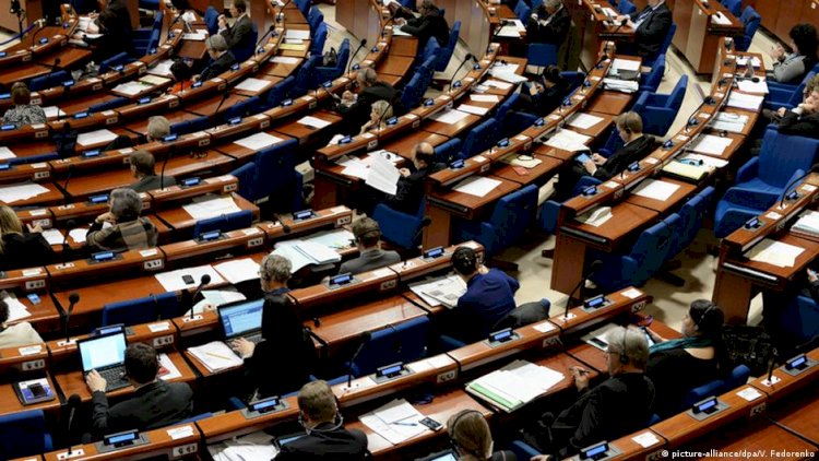 Hapisteki vekiller “siyasi tutuklu”