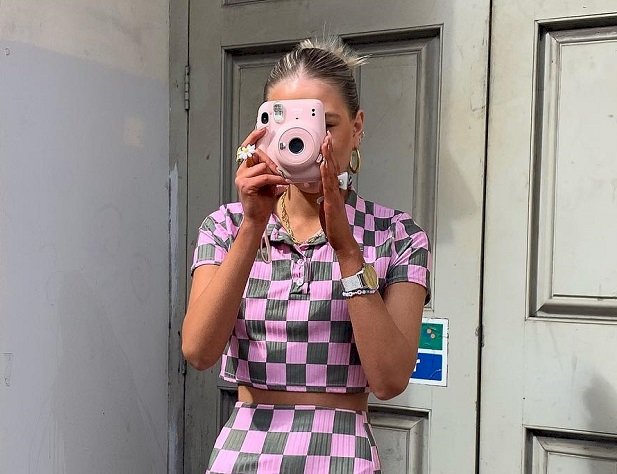 Tatil Bavulunuzda Fujifilm’in Rengarenk Instax Modellerine Yer Açın