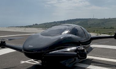 Uçan araba AirCar'ın iki yolcu ile 50 kilometre menzil yapması hedefleniyor