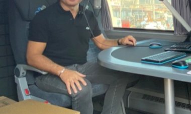 11 bin liraya ceket, 9 bin liraya ayakkabı giyen Kaymakam Bey bu ay eksi 9 binde. Aileden zengin çıkar şimdi