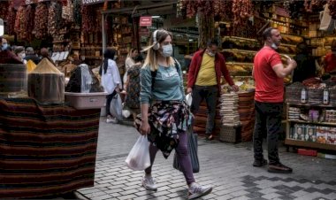 Koronavirüs: Türkiye'de vaka sayıları ve kısıtlamalarda son durum ne?