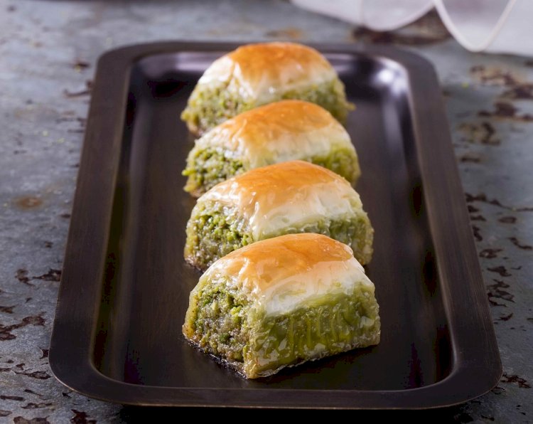 Bayram Alışverişinde Baklavanın Fiyatına Değil Kokusuna Bakın