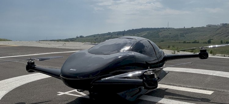 Uçan araba AirCar'ın iki yolcu ile 50 kilometre menzil yapması hedefleniyor