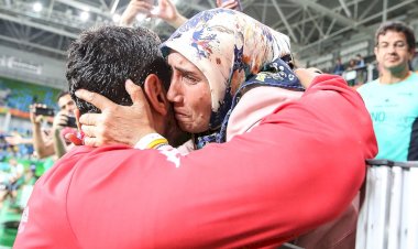 Olimpik Anneler projesinin sporcularından Taha Akgül Bronz Madalya kazandı