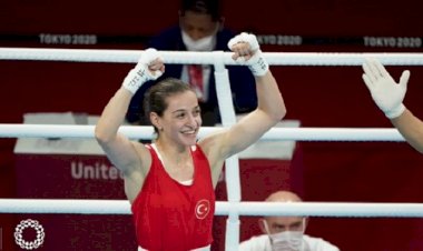 Olimpik Anneler projesinin sporcularından Buse Naz Çakıroğlu Gümüş Madalya kazandı