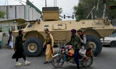 Taliban'ın el koyduğu Amerikan teçhizatı görüntüleri Washington'ı zor duruma soktu