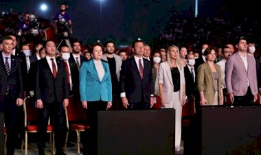 MERAL AKŞENER: “CUMHURİYETİN DEĞERLERİNDEN UZAKLAŞILDIĞINDA TEK ADAM REJİMİ OLUR”