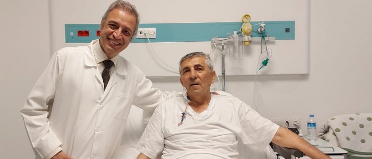 59 Yaşındaki Baba Kızından Aldığı Karaciğer ile Hem Hepatit B ve Sirozu Yendi, Hem De Kanserden Kurtuldu