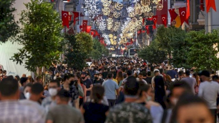 Covid: Türkiye'de vaka sayıları ve kısıtlamalarda son durum ne?