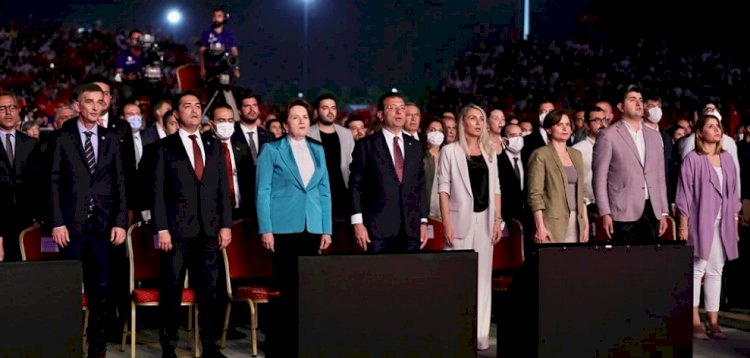 MERAL AKŞENER: “CUMHURİYETİN DEĞERLERİNDEN UZAKLAŞILDIĞINDA TEK ADAM REJİMİ OLUR”