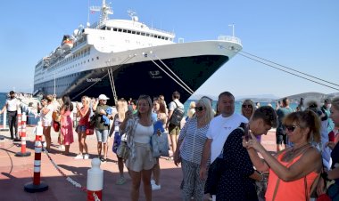 Türkiye kruvaziyerde sezonu açtı Blue Sapphire Ege Port Kuşadası’na geldi