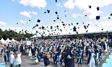 Üsküdar’da renkli ve coşkulu diploma heyecanı!