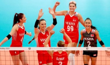 Türkiye A Milli Kadın Voleybol Takımı Hollanda'yı 3-0 yenerek Avrupa üçüncüsü oldu