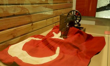 “İstiklal” Sergisine İzmir’de ziyaretçi rekoru