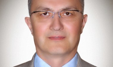 Prof. Serhat Ünal; "YENİ EĞİTİM DÖNEMİNDE PANDEMİYLE MÜCADELE İÇİN AŞI ŞART"